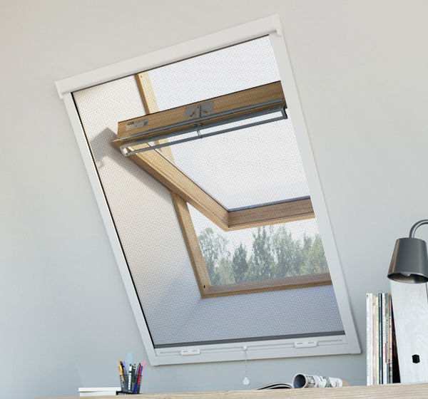 moustiquaire fenetre toit applique