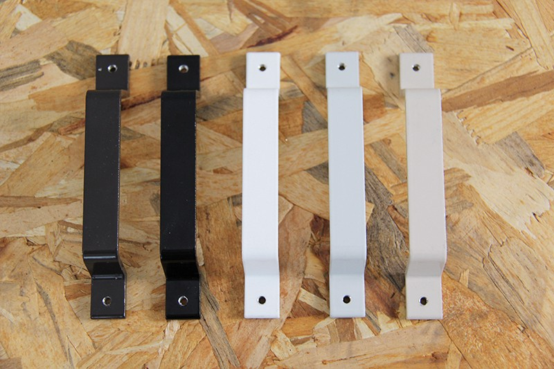 poignees metalliques volet