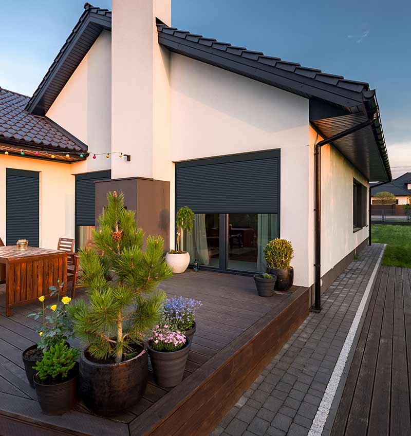 Façade Blanche Volet Roulant anthracite