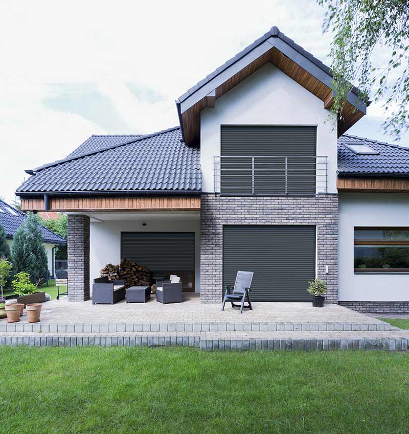 Façade Blanche Volet Roulant anthracite